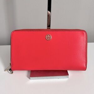Tory Burch Robinson Zip Leather Continental Wallet Used